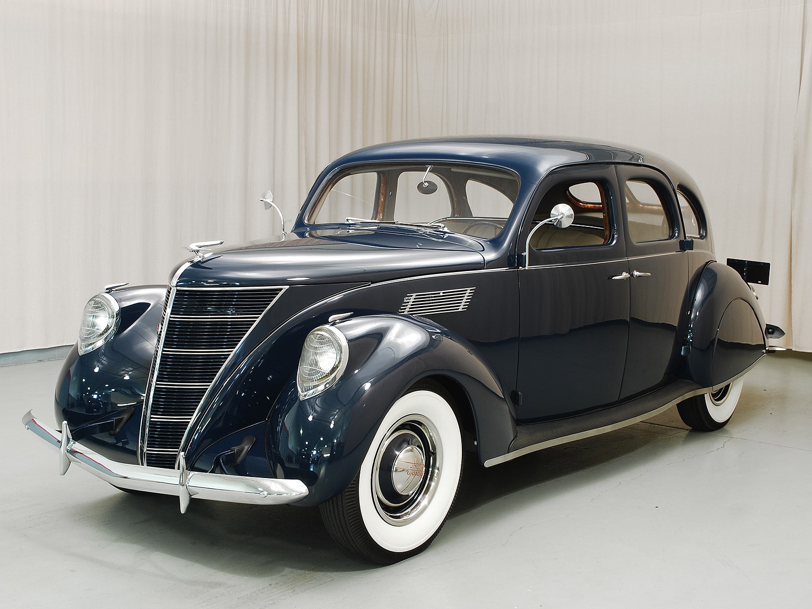 1937 Lincoln Zephyr Specs, Price, Features