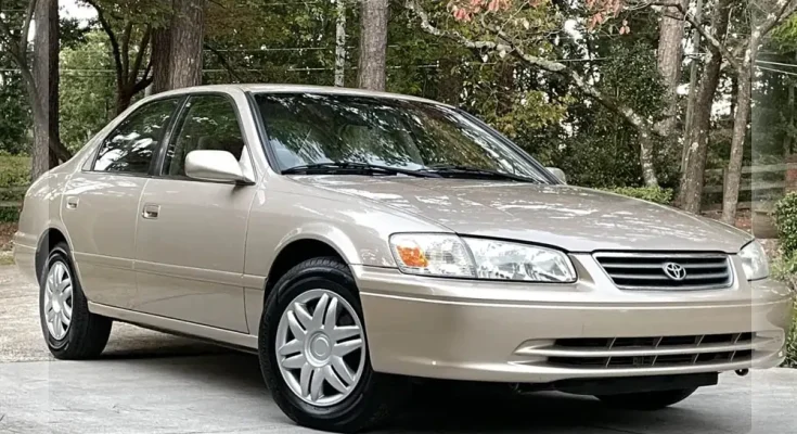 2001 Toyota Camry LE Specs & Features