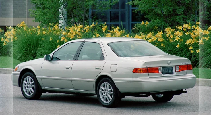 2001 Toyota Camry specs features